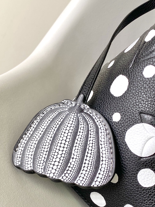 ルイヴィトンバッグ素材ディテール